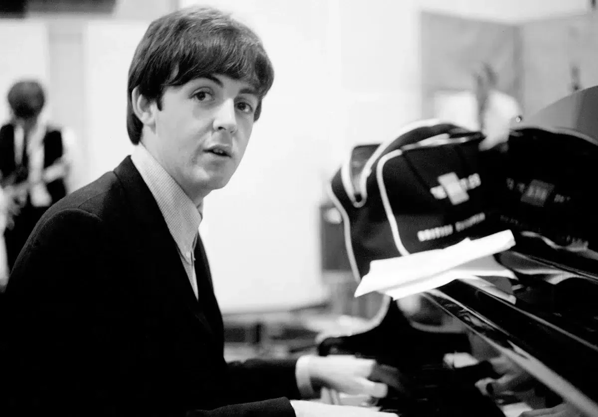 5 canciones construidas sobre un riff de piano